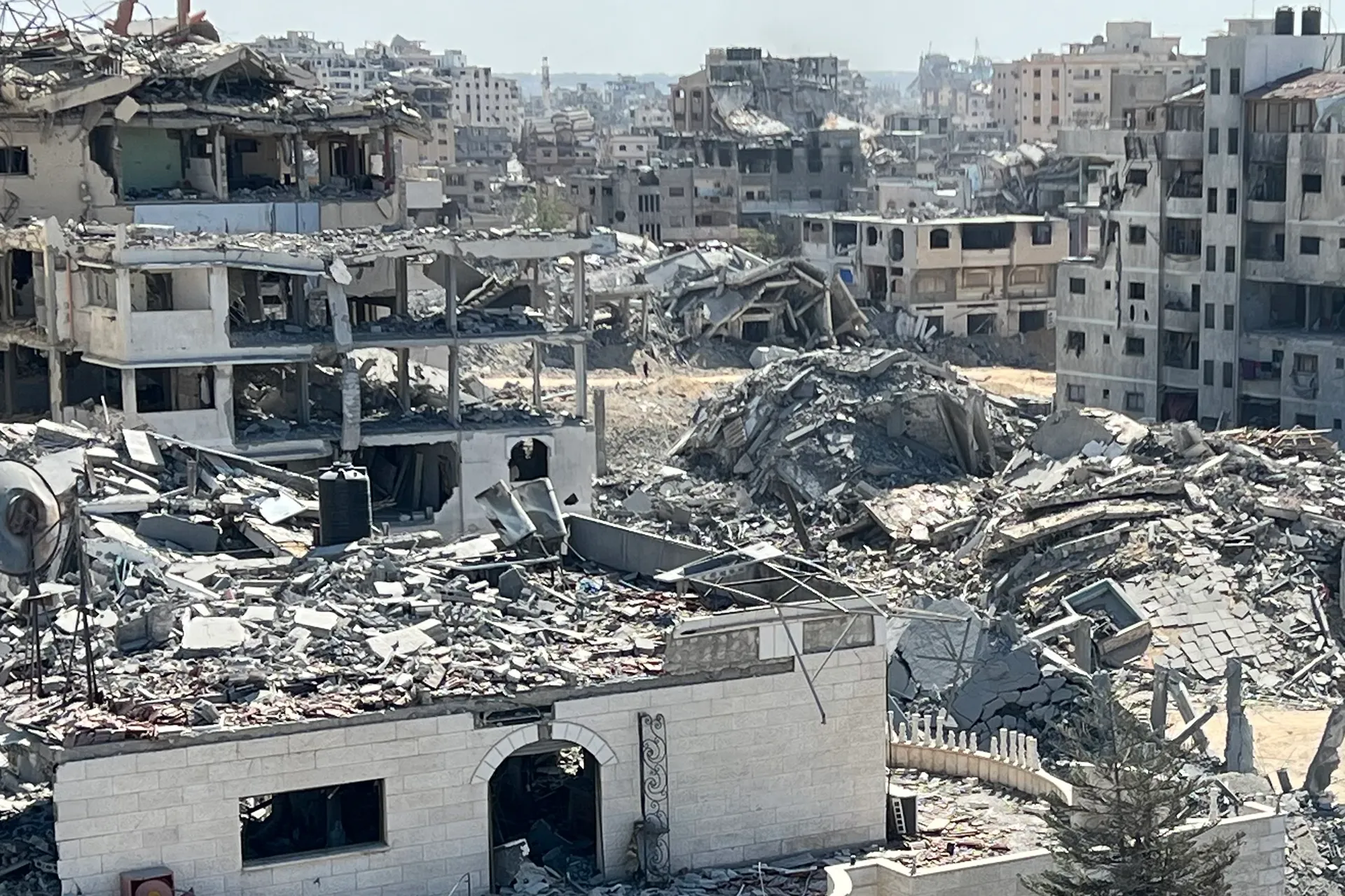 تصعيد الاحتلال في غزة والضفة يؤجج الأوضاع الأمنية