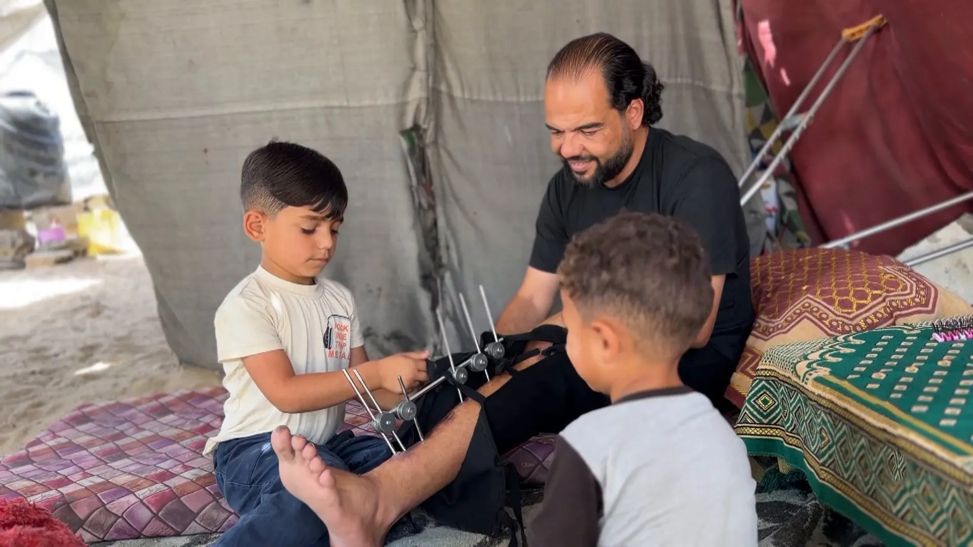 جهود إنسانية لانتشال أطفال غزة من آثار الحرب النفسية