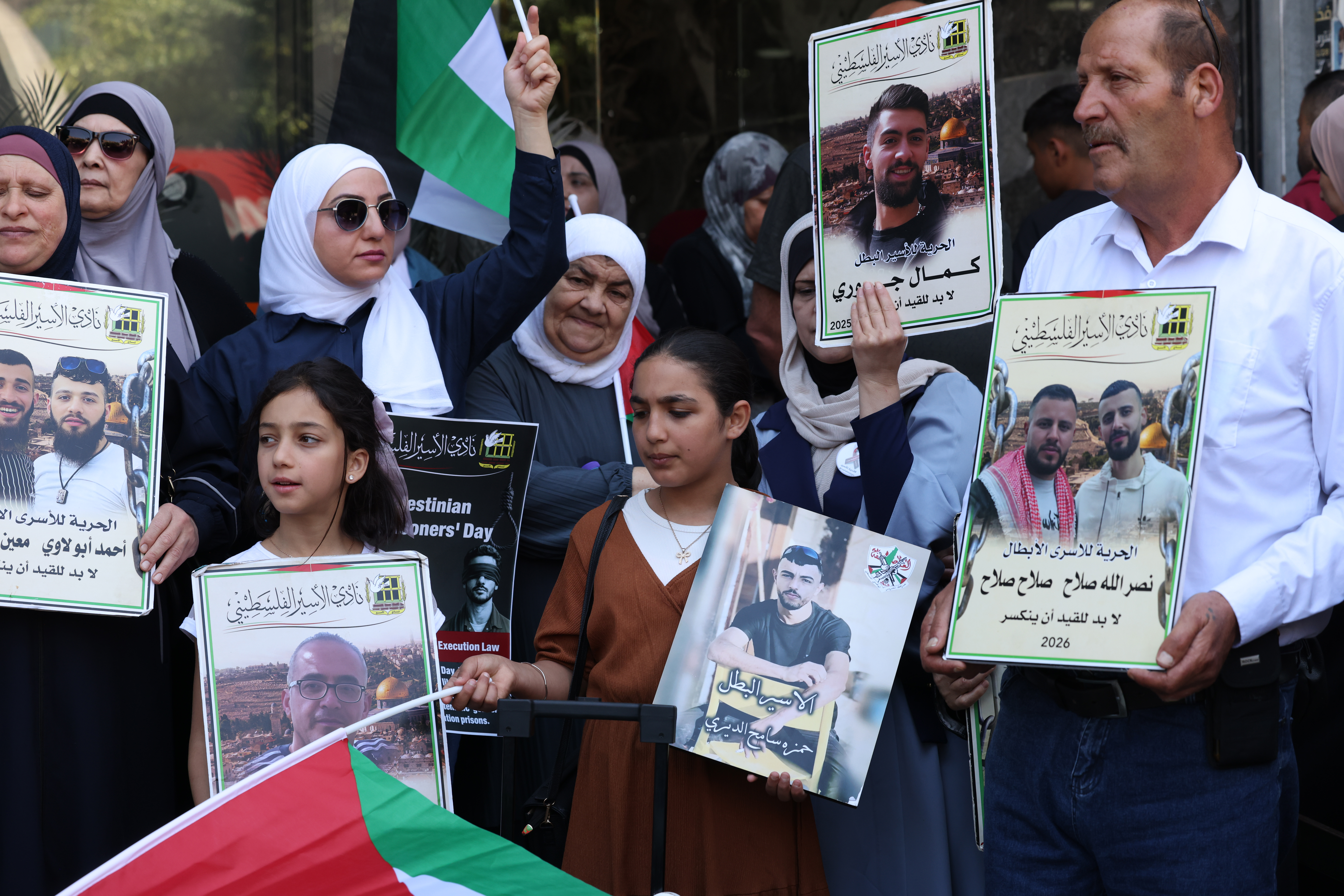 المحكمة الإسرائيلية تفتح الأبواب أمام زيارات الصليب الأحمر للأسرى الفلسطينيين