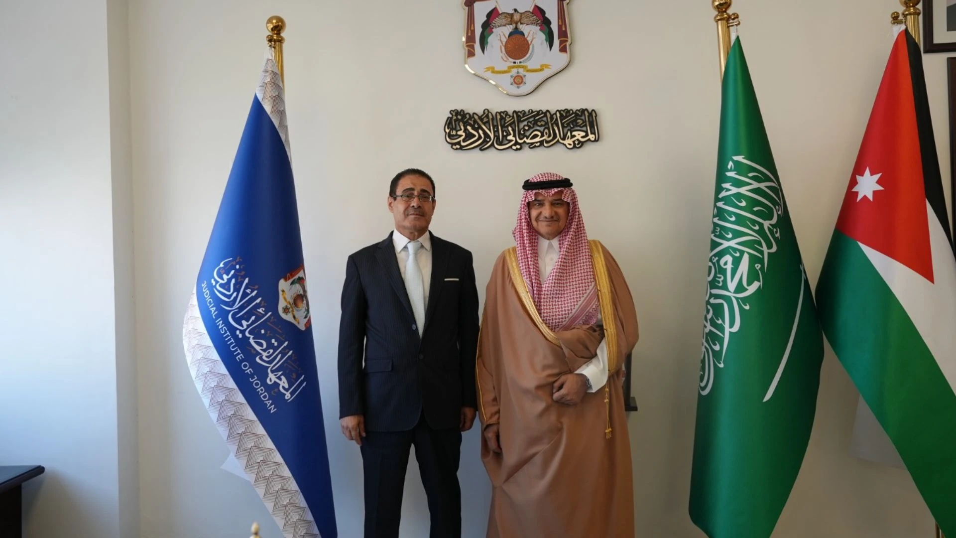 تعزيز التعاون القضائي بين السعودية والأردن في زيارة السفير السعودي