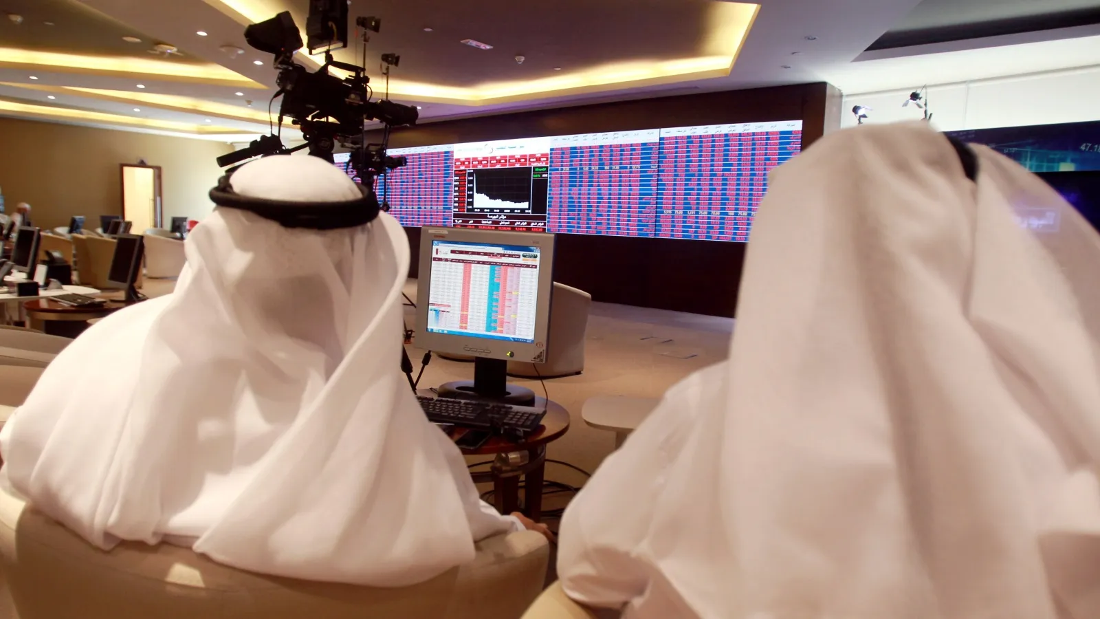 تباين أداء الأسواق الخليجية وسط آمال بتحقيق تقدم في المفاوضات الإقليمية