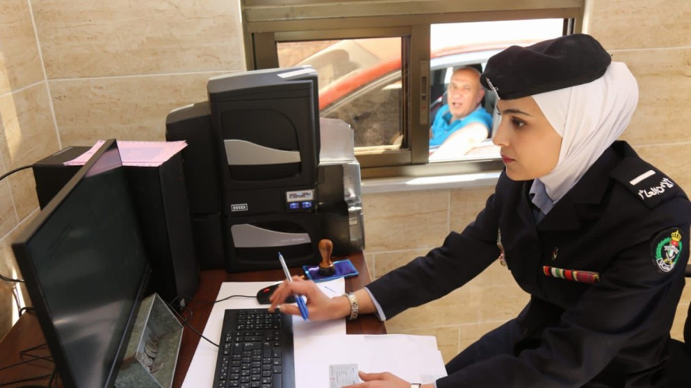 استمرار رسوم ترخيص سيارات الركوب الكهربائية دون تغيير