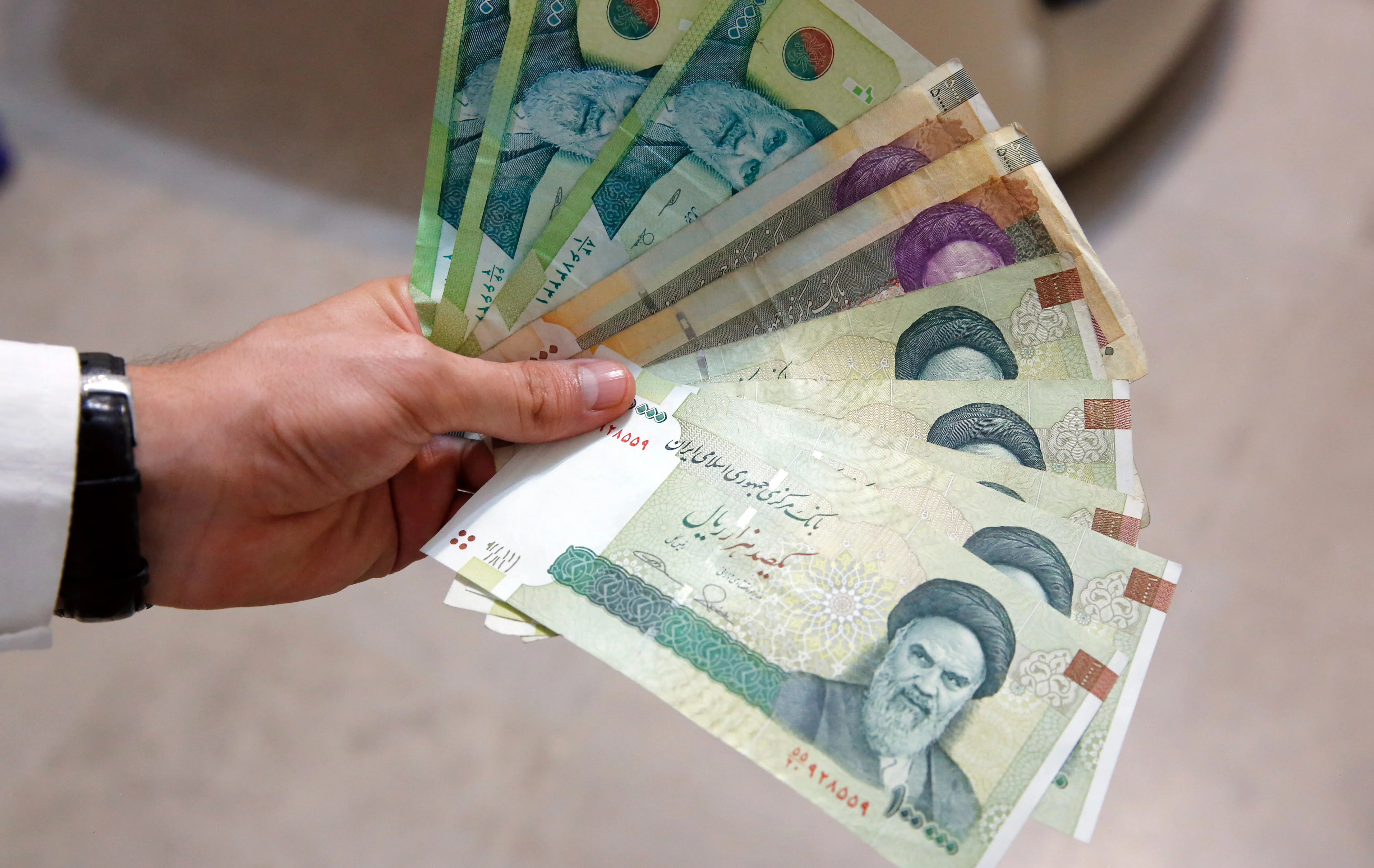 الإيرانيون يلجأون للعقارات كملاذ آمن وسط أزمة اقتصادية متفاقمة