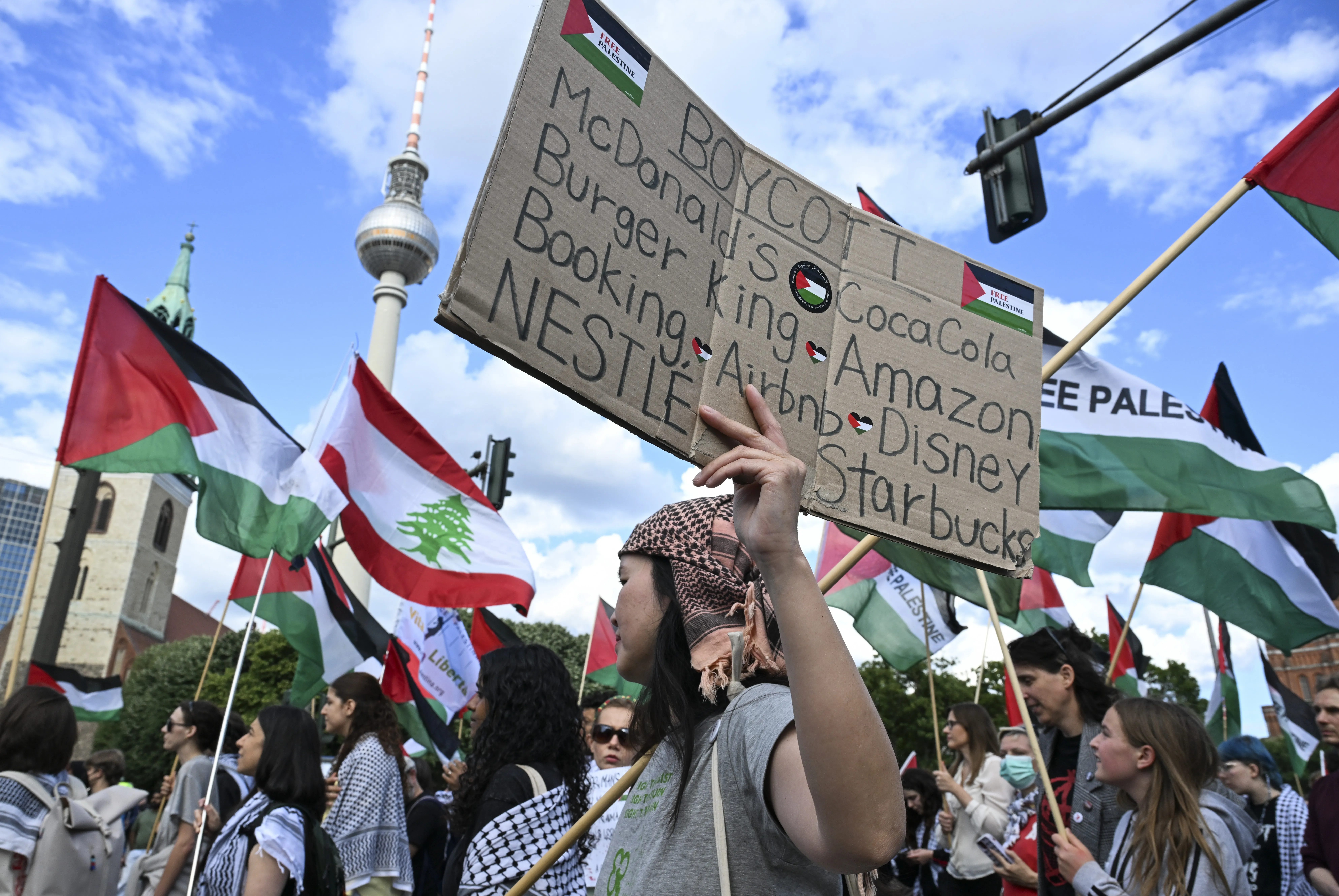 احتشاد جماهيري في برلين يدعم الفلسطينيين في ذكرى النكسة