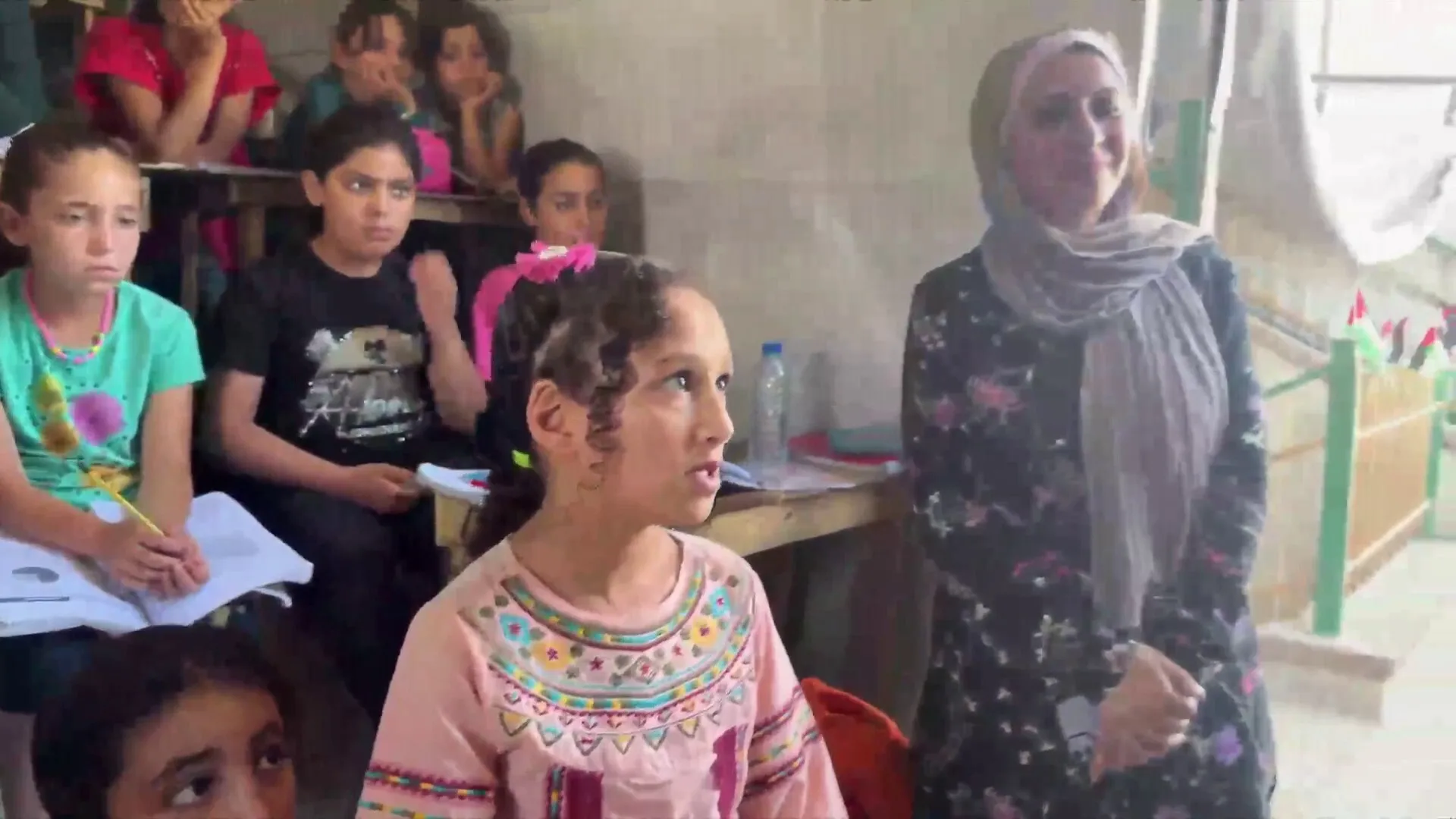 تحول ملعب اليرموك إلى مركز تعليمي في غزة رغم التحديات