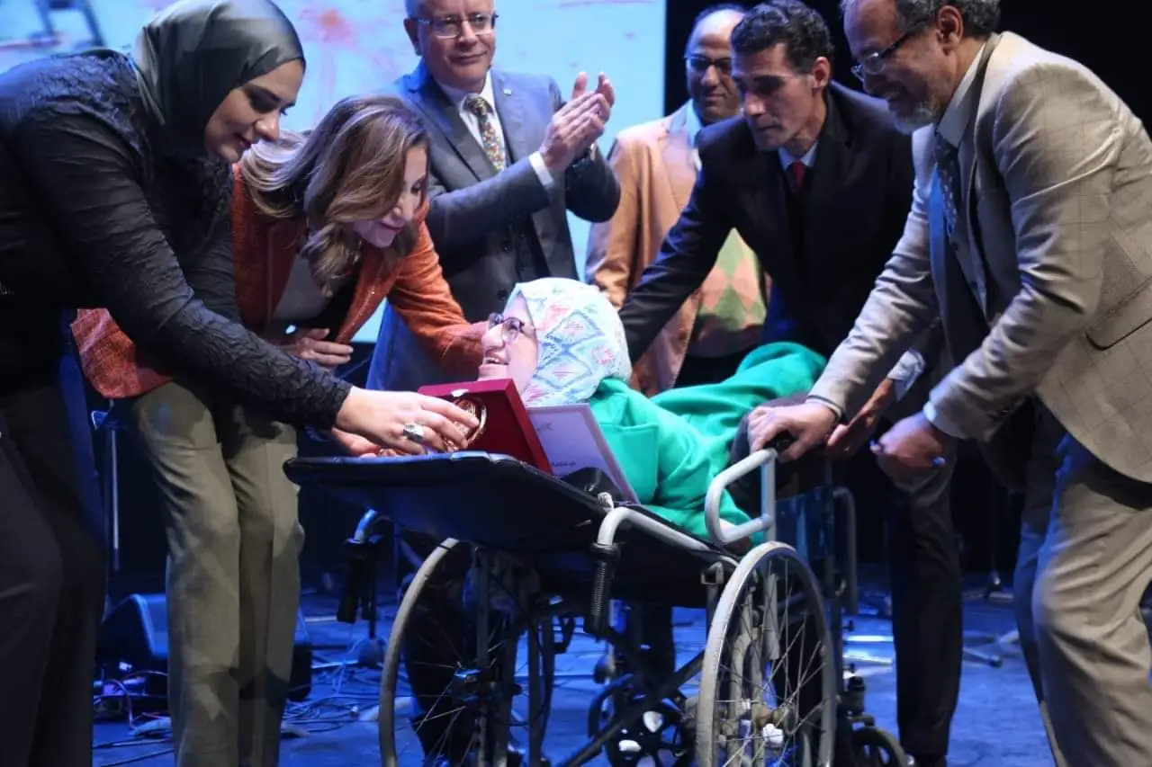 صفاء طه: قصة ملهمة لفتاة تحدت الإعاقة وعانقت النجاح