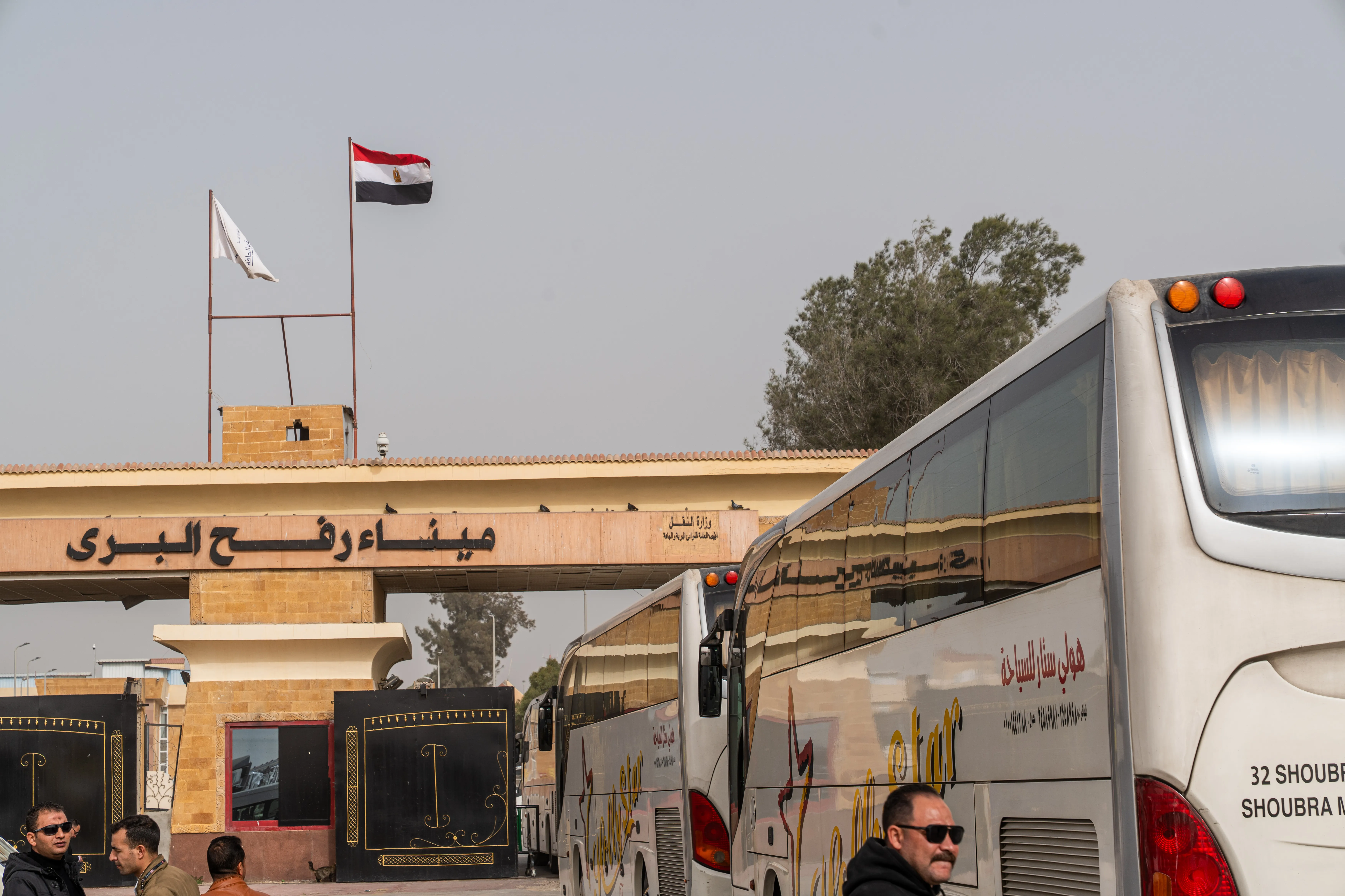 إسرائيل تستأنف حركة المعابر بغزة لتمويل المساعدات الإنسانية