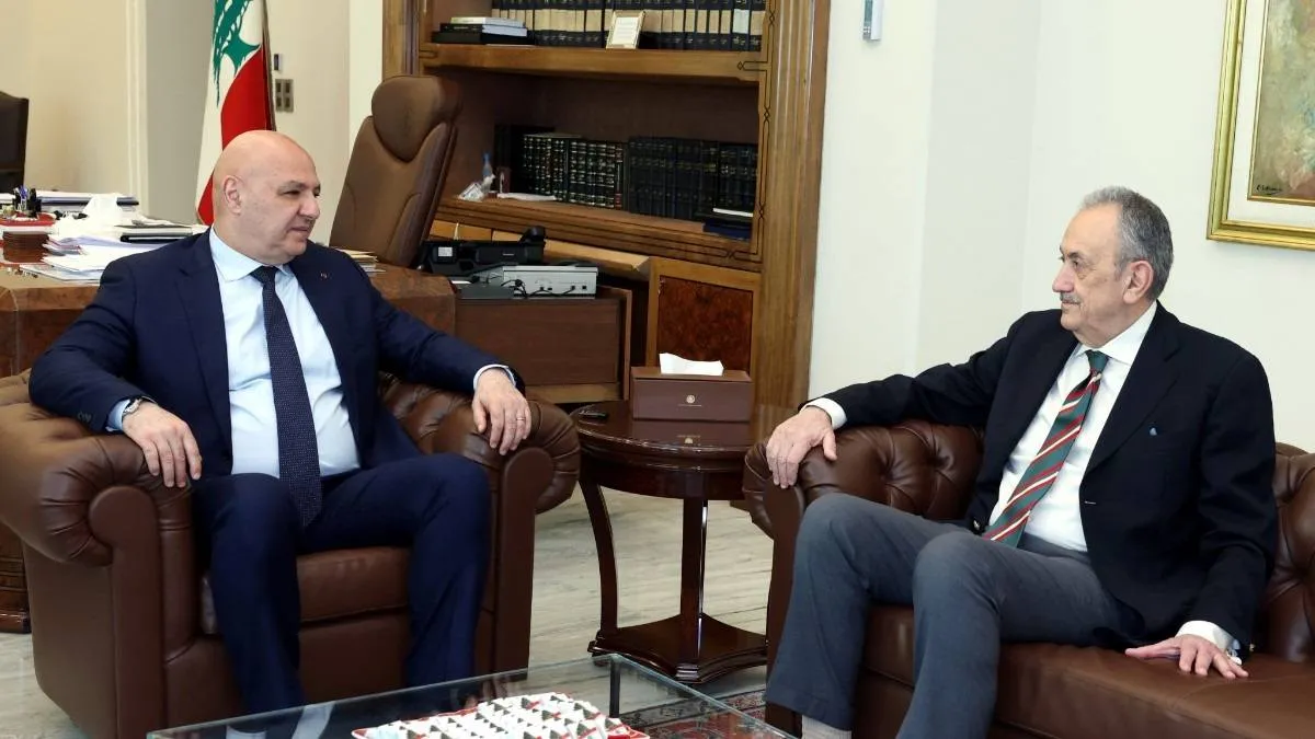لبنان بين تعزيز السلطة الوطنية وتمسك حزب الله بالدعم الإيراني