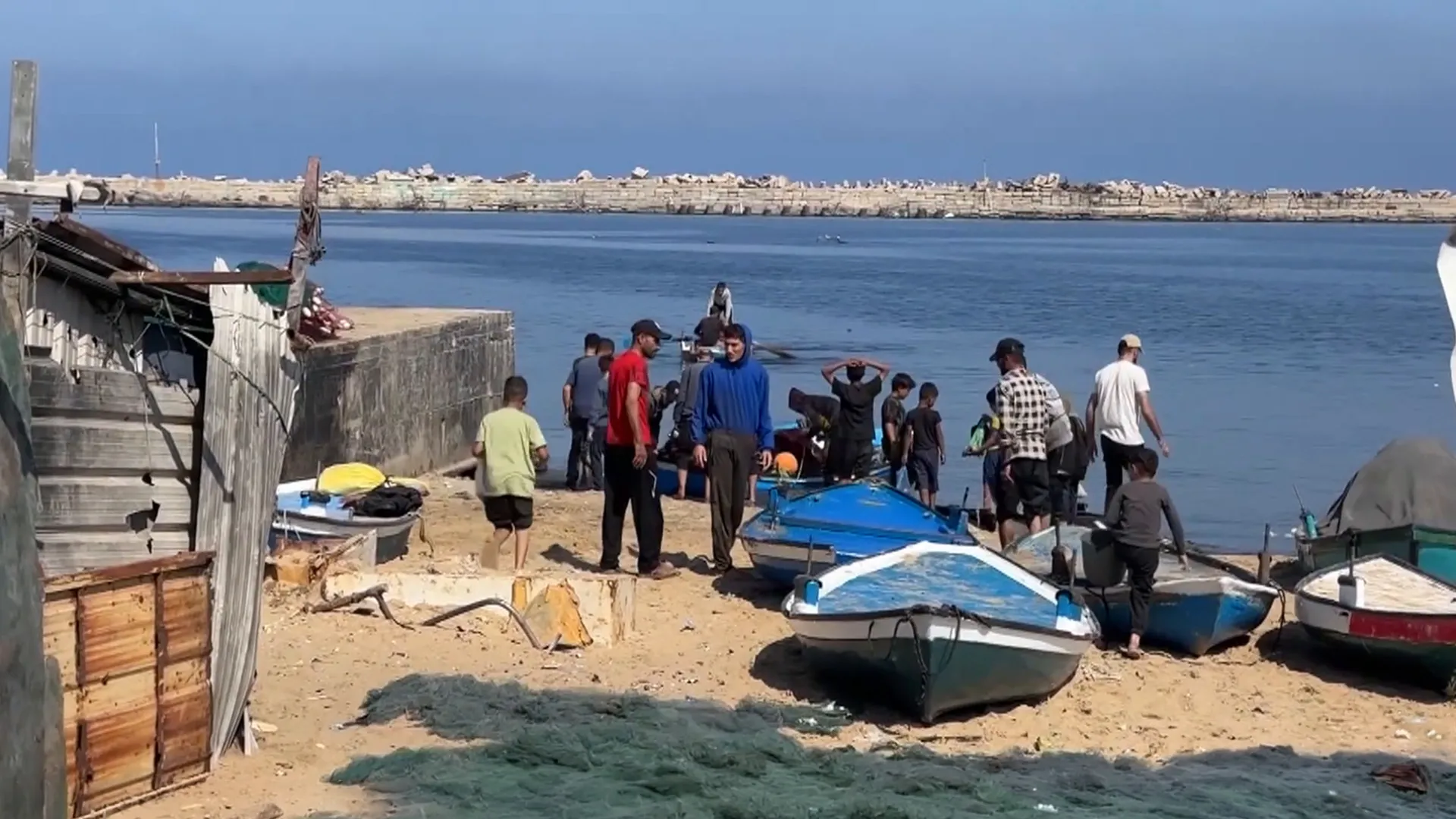 تحديات الصيد في غزة: البحر يتحول إلى ساحة صراع