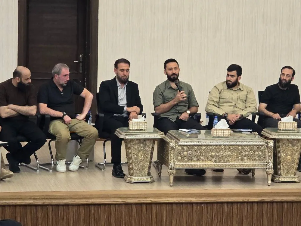 تصاعد الاحتجاجات الشعبية في سوريا ضد عودة أعوان النظام السابق