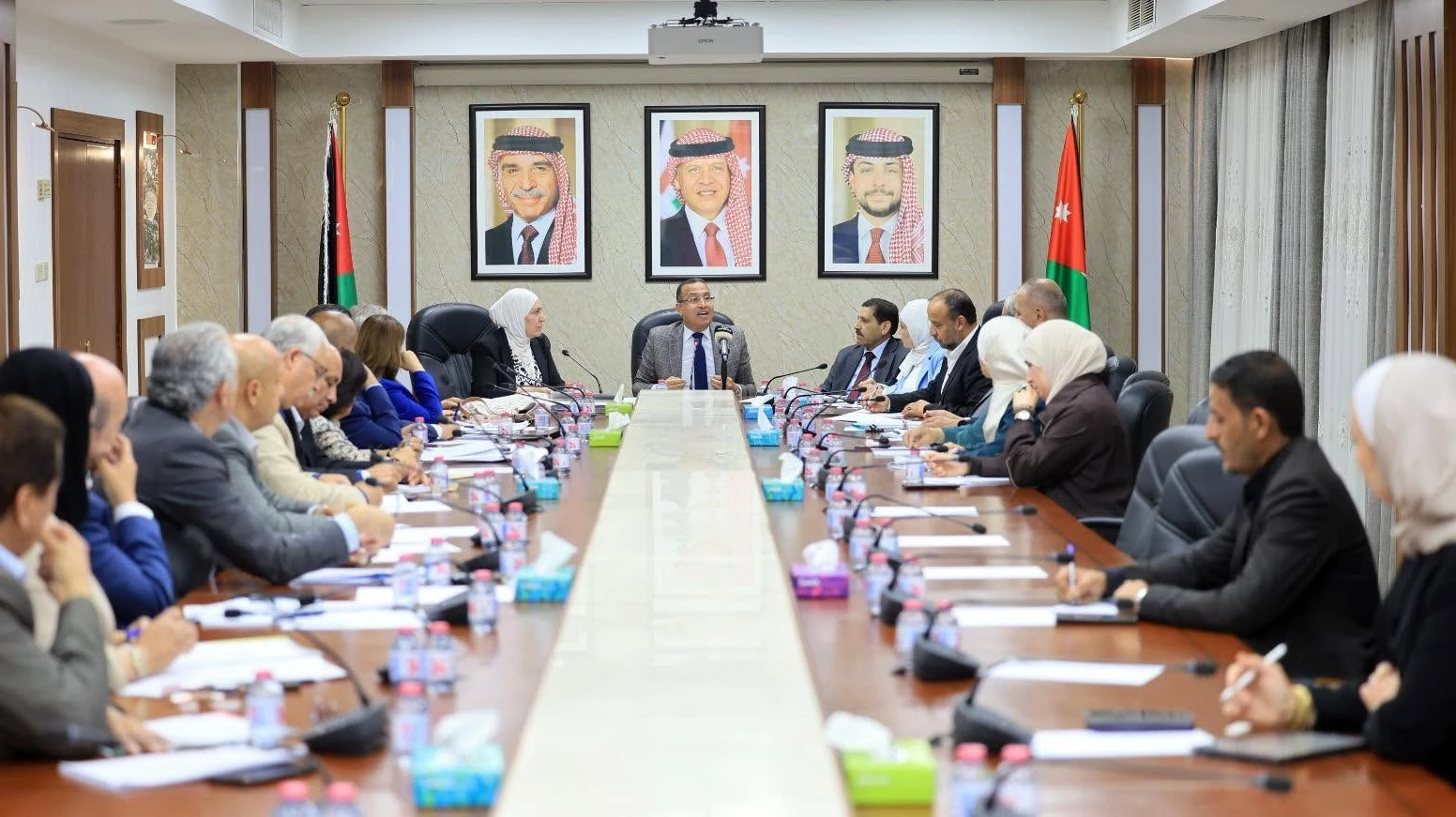 تفاعلات الأحزاب السياسية حول تعزيز الإدارة المحلية في الأردن
