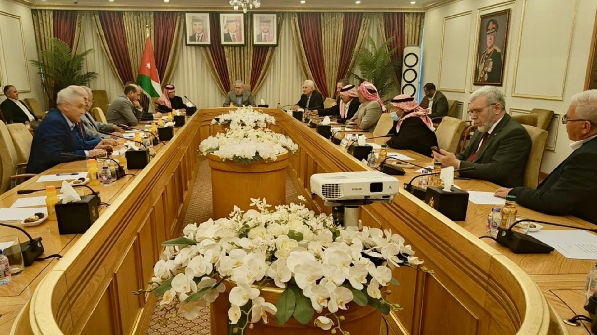 استراتيجيات جديدة للنهوض بالقطاع الزراعي في اجتماع مجلس الأعيان