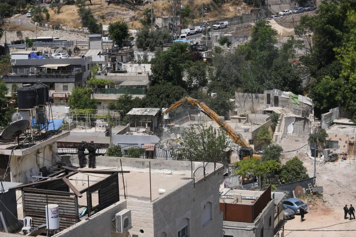 إسرائيل تعزز السيطرة على ممتلكات الكنيسة في القدس الشرقية