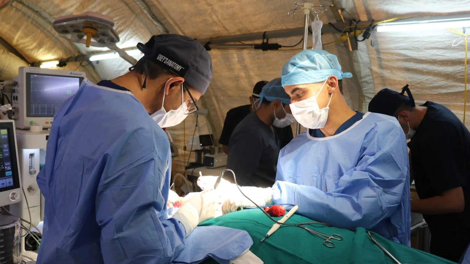 نجاح عملية جراحية معقدة في المستشفى الميداني الأردني جنوب غزة