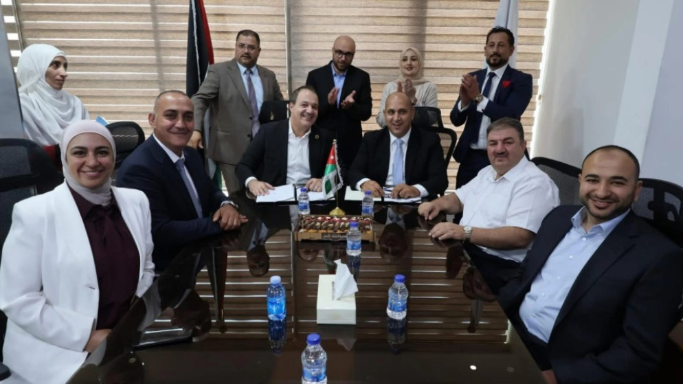 تفعيل خدمة نقل الركاب بين الزرقاء ومدينة الملك عبدالله الثاني الصناعية