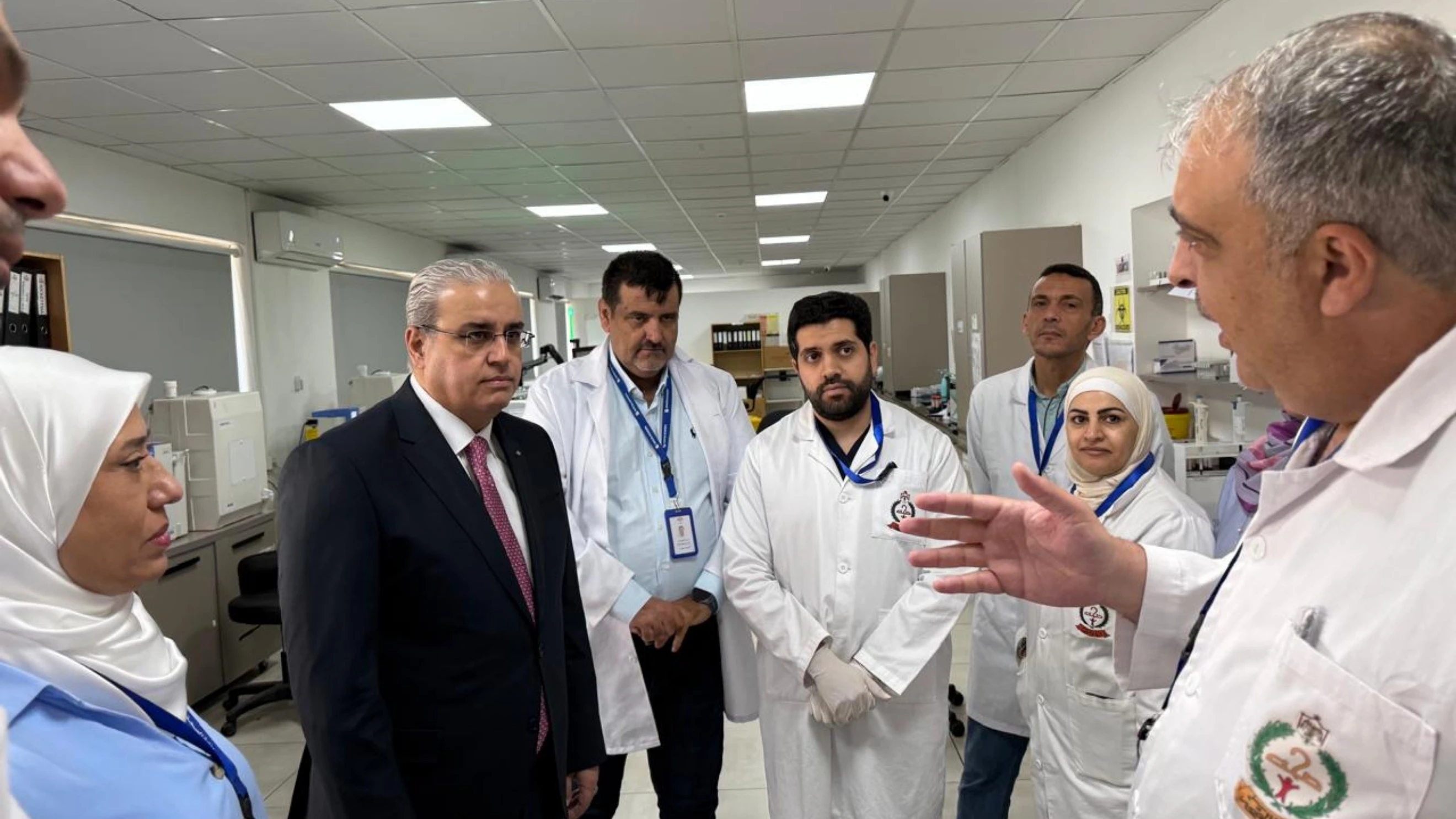 تحسين أداء المختبرات الصحية ضرورة ملحة وفق تصريحات وزير الصحة