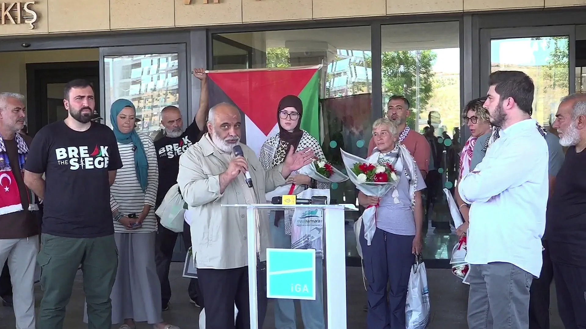 نشطاء قافلة الصمود يؤكدون دعمهم لفلسطين من إسطنبول