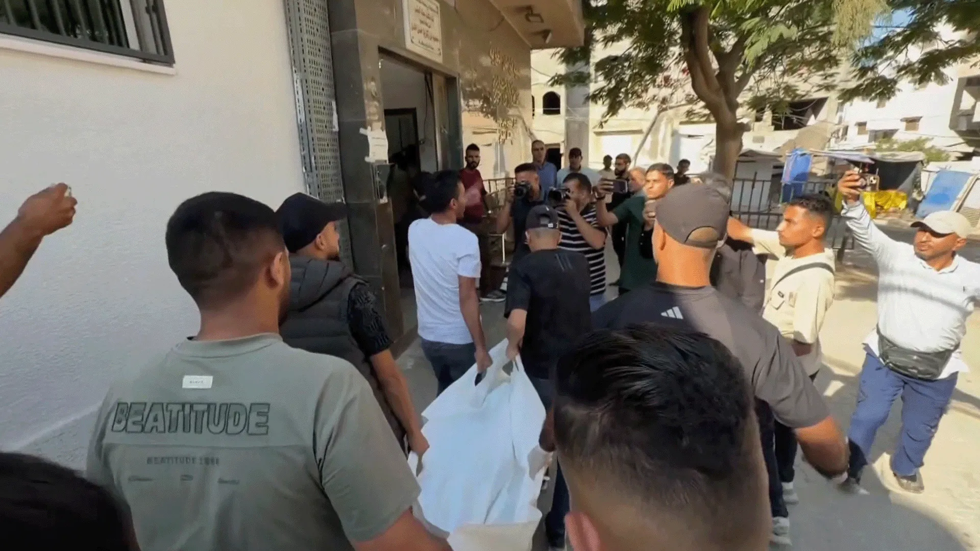 غارات إسرائيلية تستهدف غزة ليلا وارتفاع حاد في حصيلة الشهداء