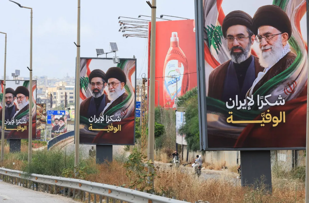 تداعيات لافتات الشكر لإيران على مسار العلاقات اللبنانية