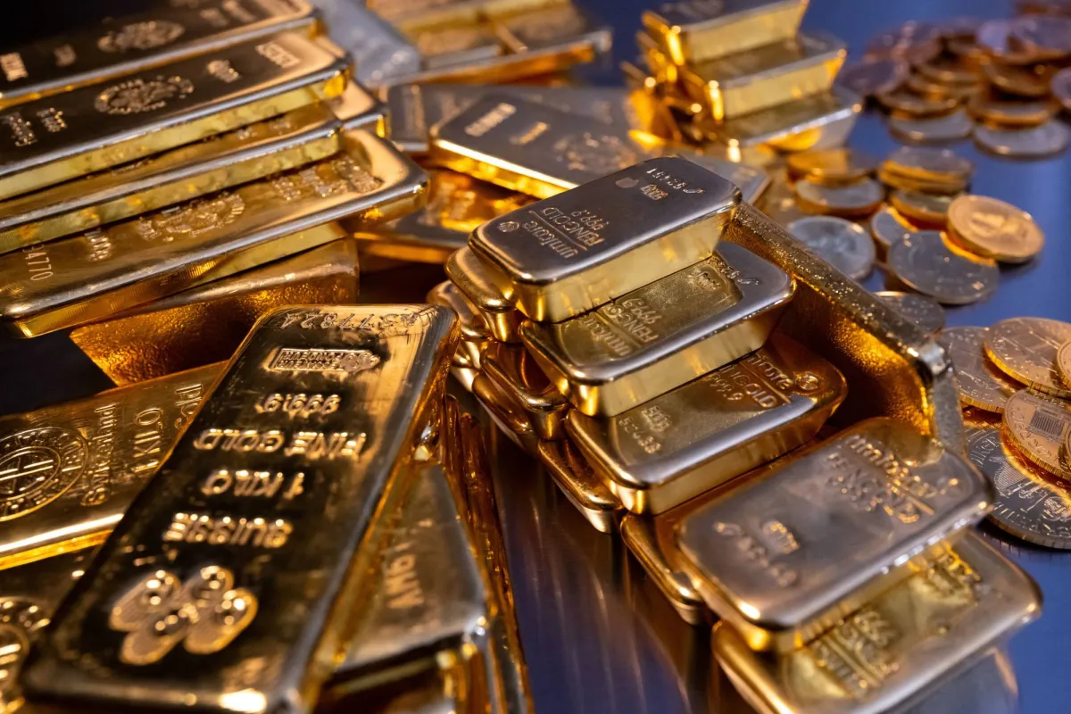 تراجع أسعار الذهب بفعل قوة الدولار وتوقعات رفع الفائدة