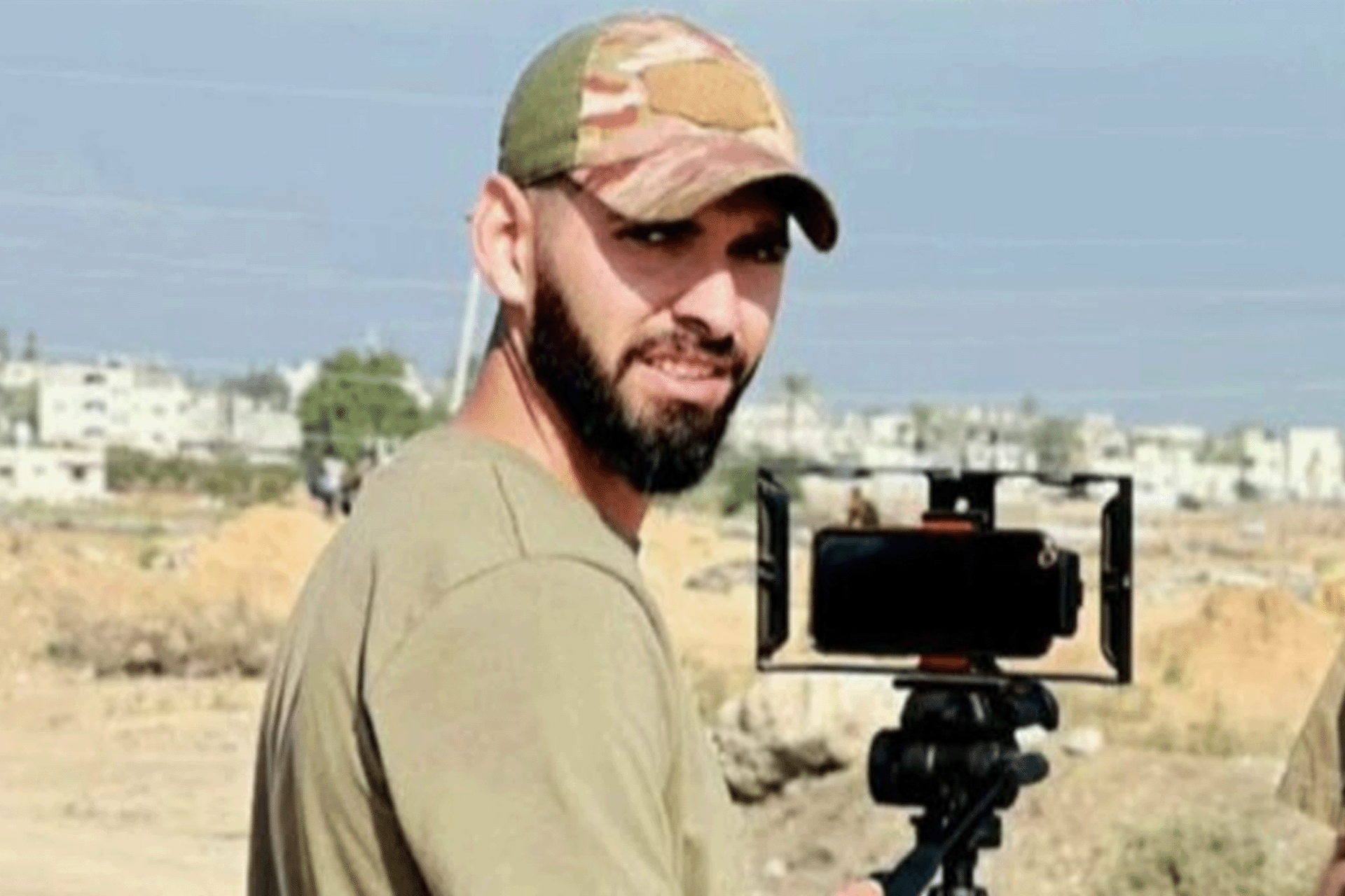 اغتيال مصور الجزيرة مباشر أحمد وشاح في قصف إسرائيلي بغزة