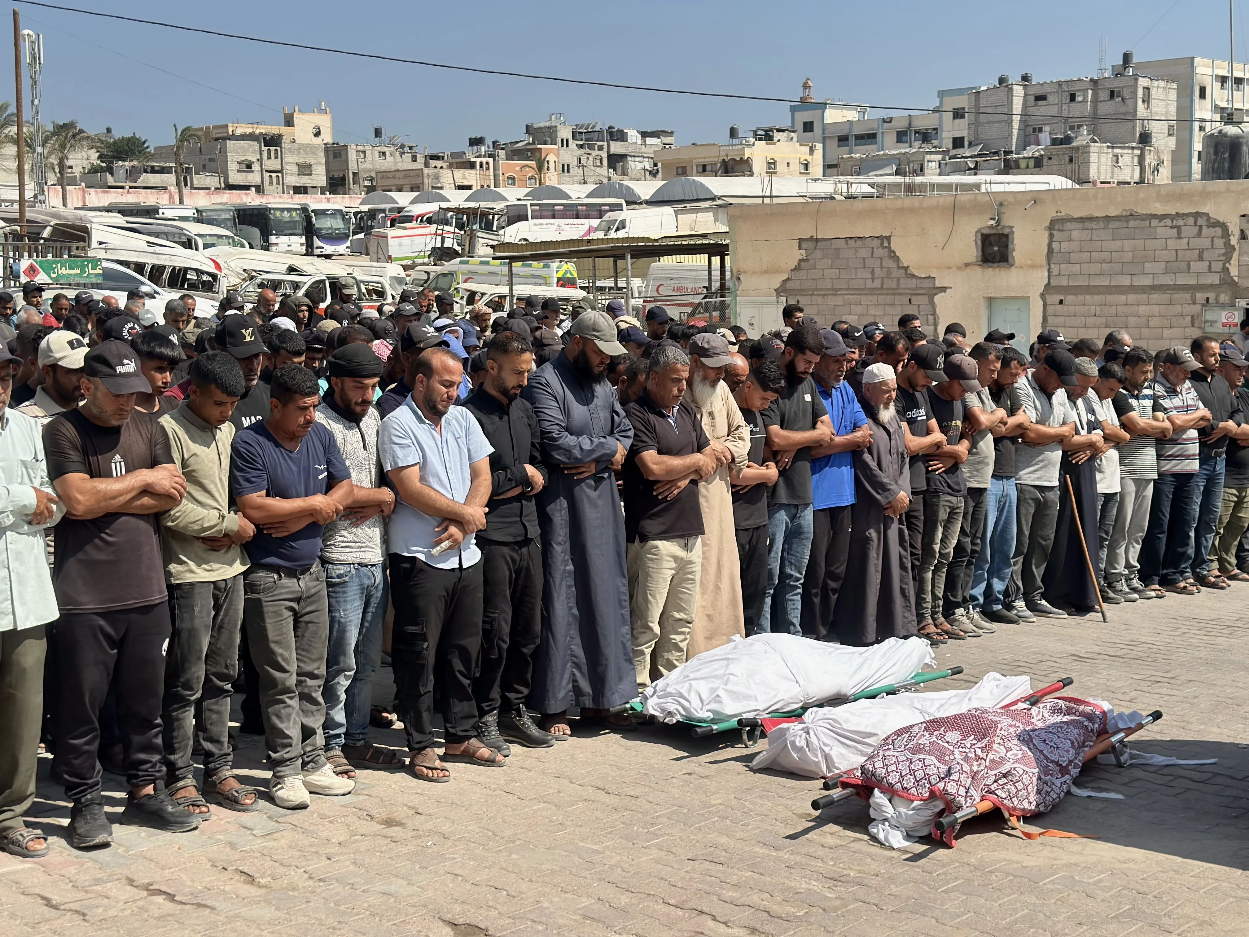 تصاعد الهجمات الإسرائيلية في خان يونس واحتدام الوضع في غزة