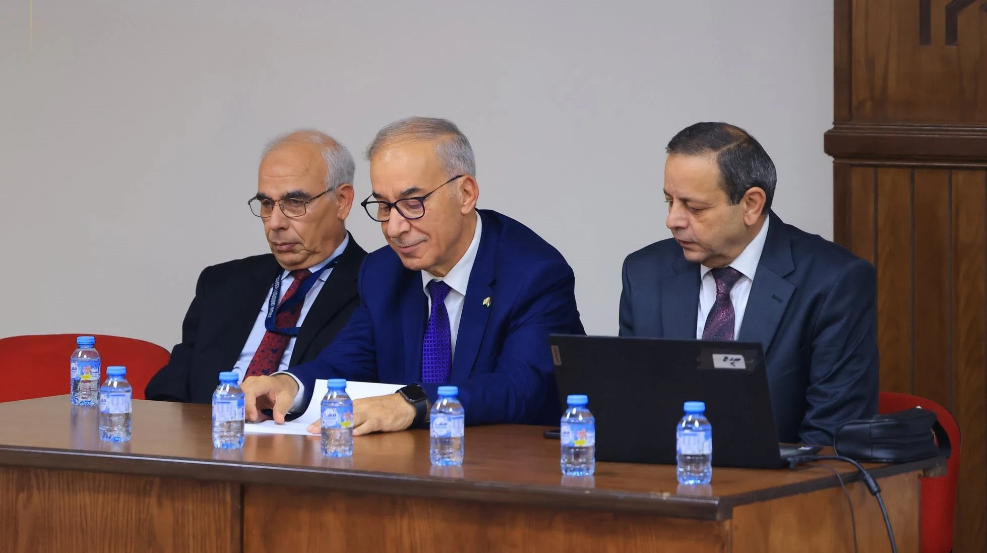 مستشفى الجامعة يطلق برنامج تدريب الأطباء المقيمين الجدد