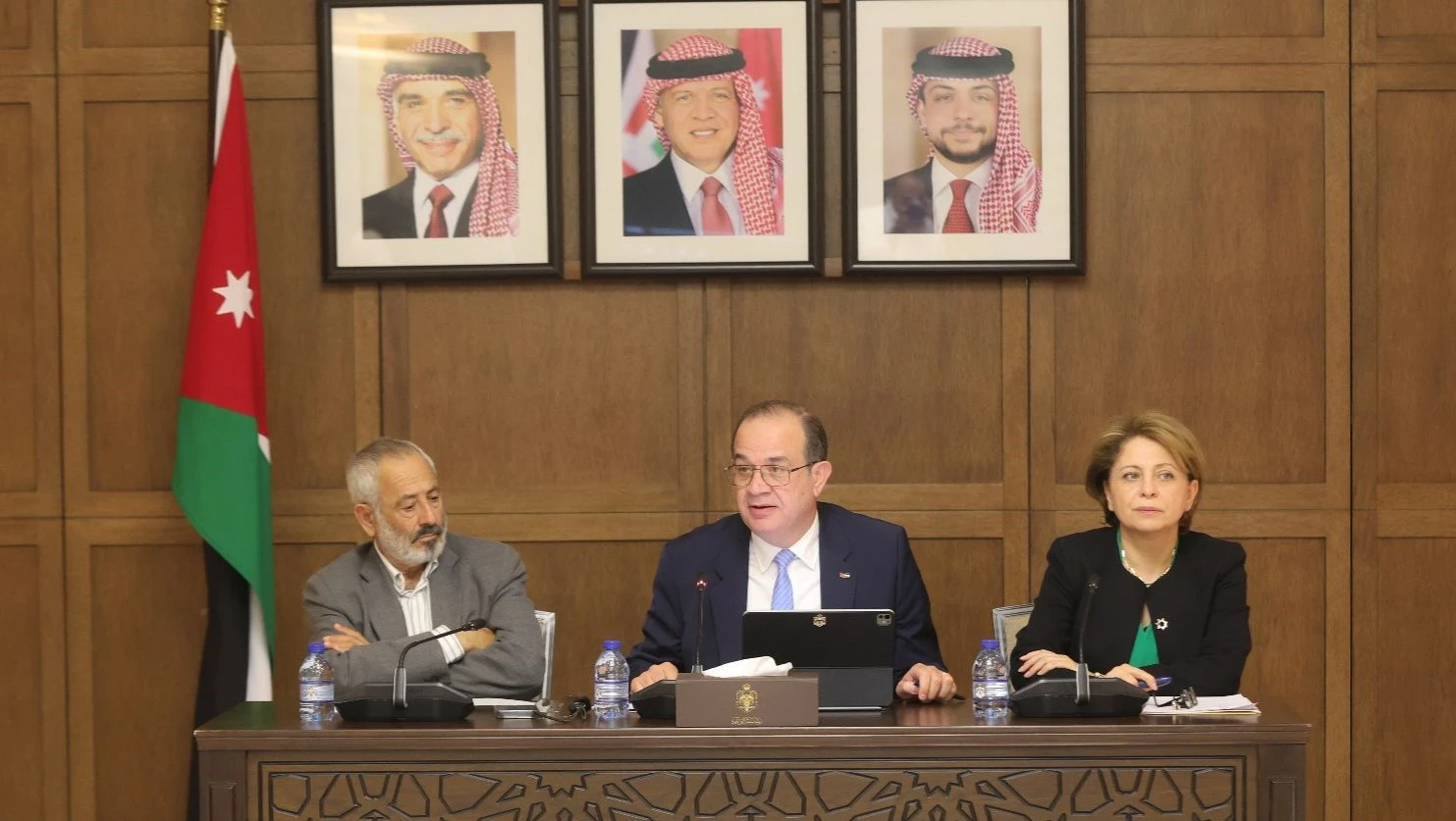 تدشين برنامج الذكاء الاصطناعي لتعزيز كفاءة القيادة الحكومية