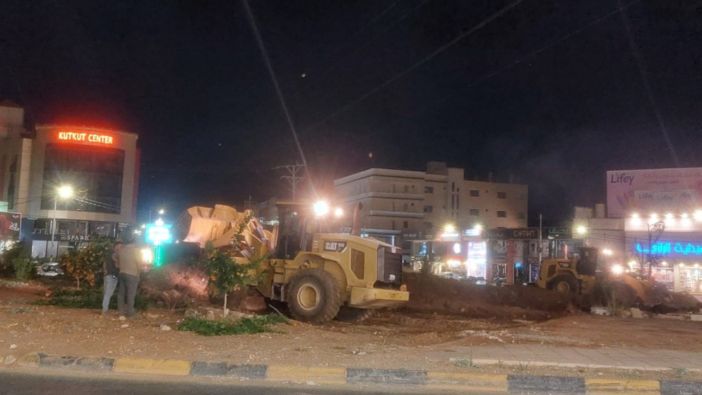 إجراءات جديدة لتعزيز حركة المرور في إربد عبر تركيب إشارة ذكية