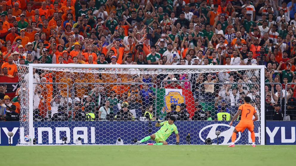 احتفالات صاخبة في هولندا بعد تأهل المغرب للدور المقبل