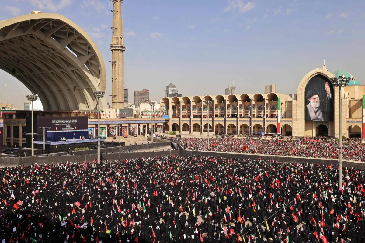 تحديات السلطة في إيران بعد غياب المرشد