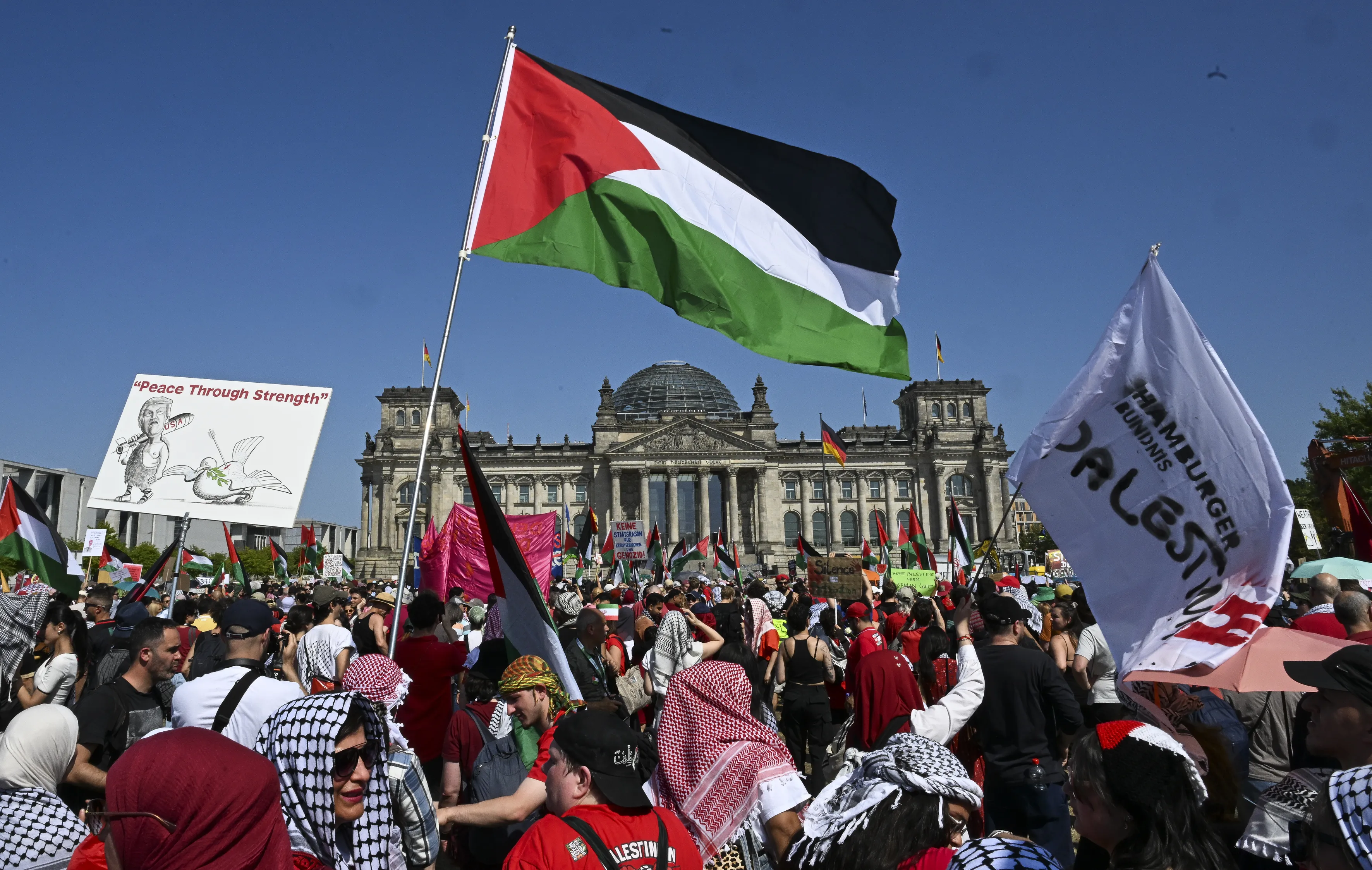 ألمانيا تواجه نشطاء معنيين بقضية فلسطين بإجراءات ترحيل مشددة