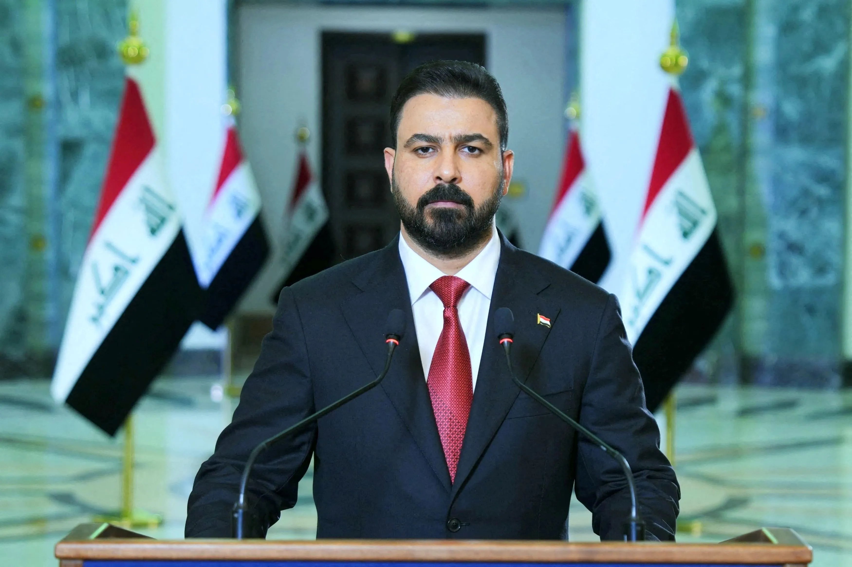 العراق يتمسك بأوبك ويعزز شراكته مع أمريكا