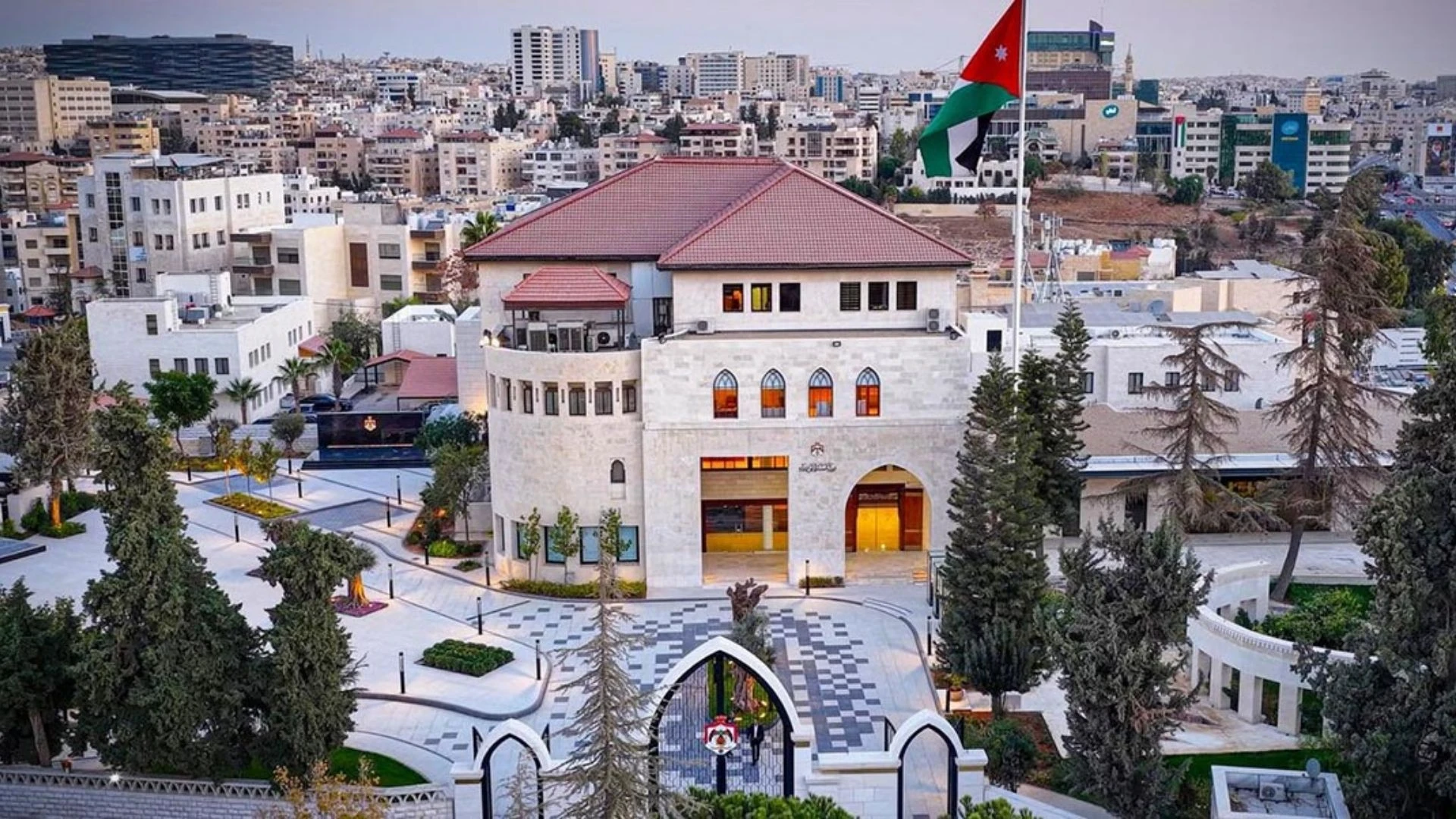 الحكومة تحظر استخدام الذكاء الاصطناعي في تعديل الرموز الوطنية
