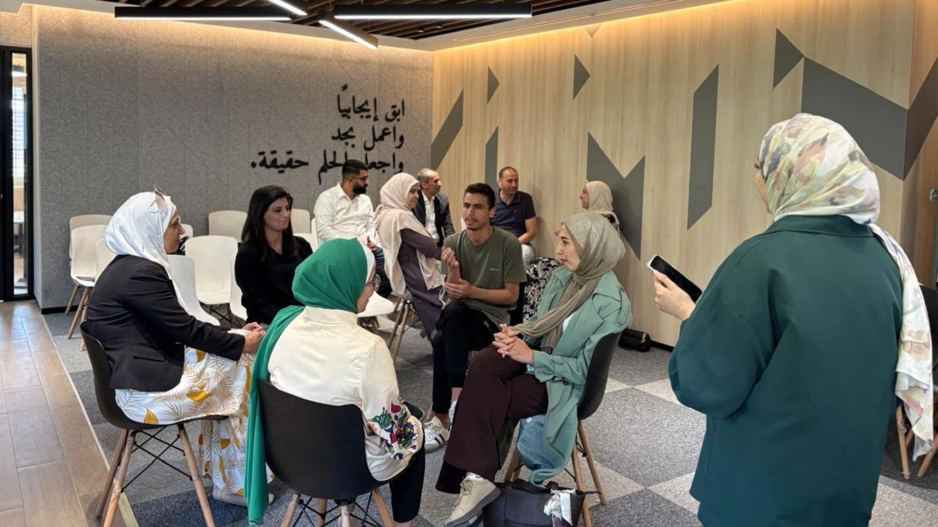 توسيع المهارات الرقمية للشباب من خلال برنامج تدريب المدربين الجديد