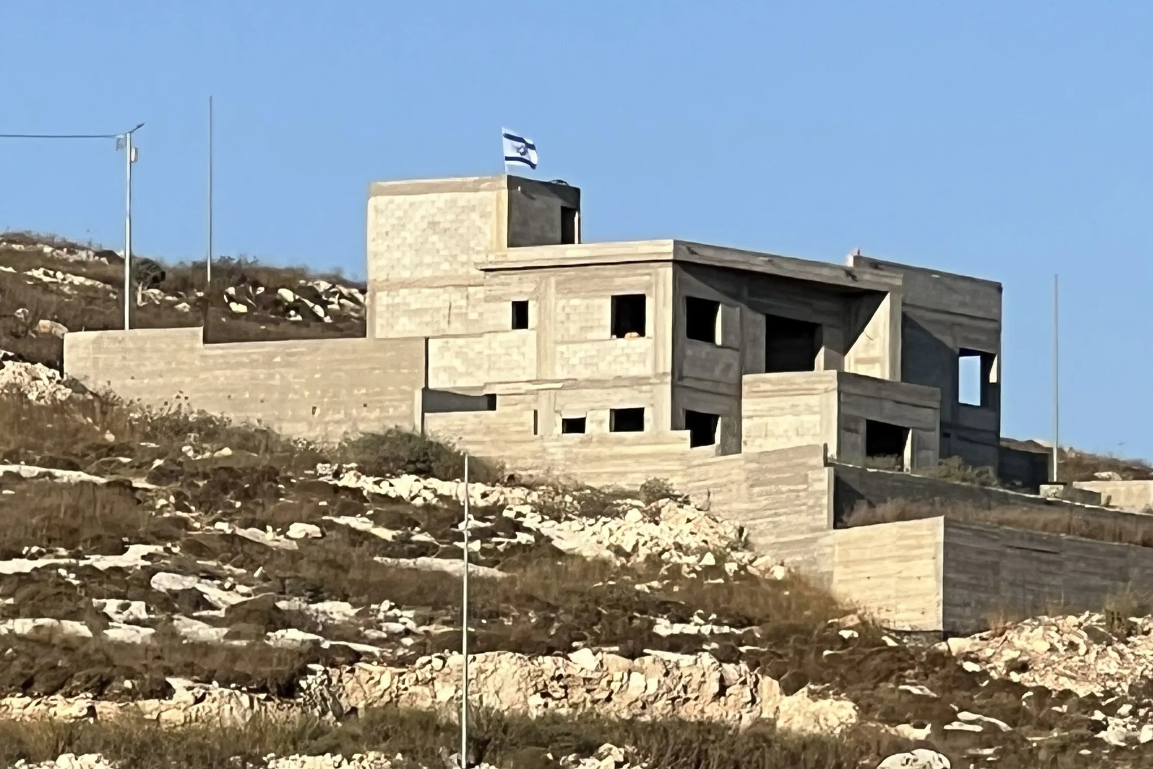 استيلاء مستوطنين على منزل في نابلس يثير قلق الفلسطينيين