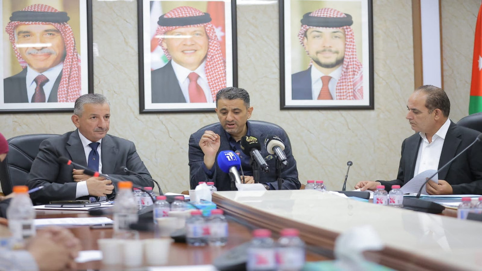 حماية حقوق الموظفين أولوية في دمج المؤسستين