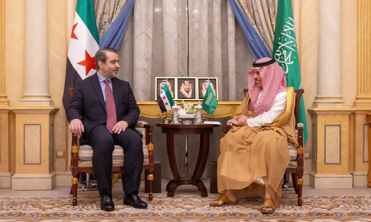 تعزيز العلاقات بين السعودية وسوريا: لقاء فيصل بن فرحان وأسعد الشيباني