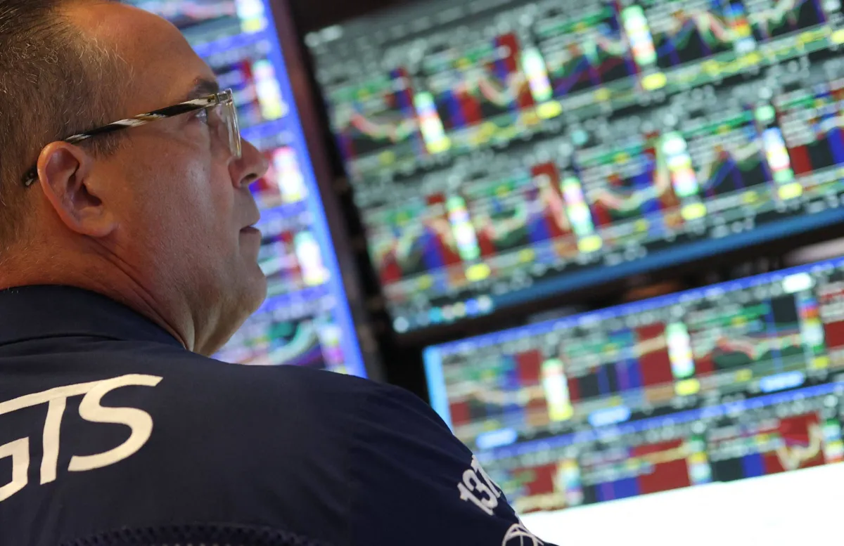 استقرار وول ستريت وسط تضخم أقل من التوقعات وارتفاع أسعار النفط
