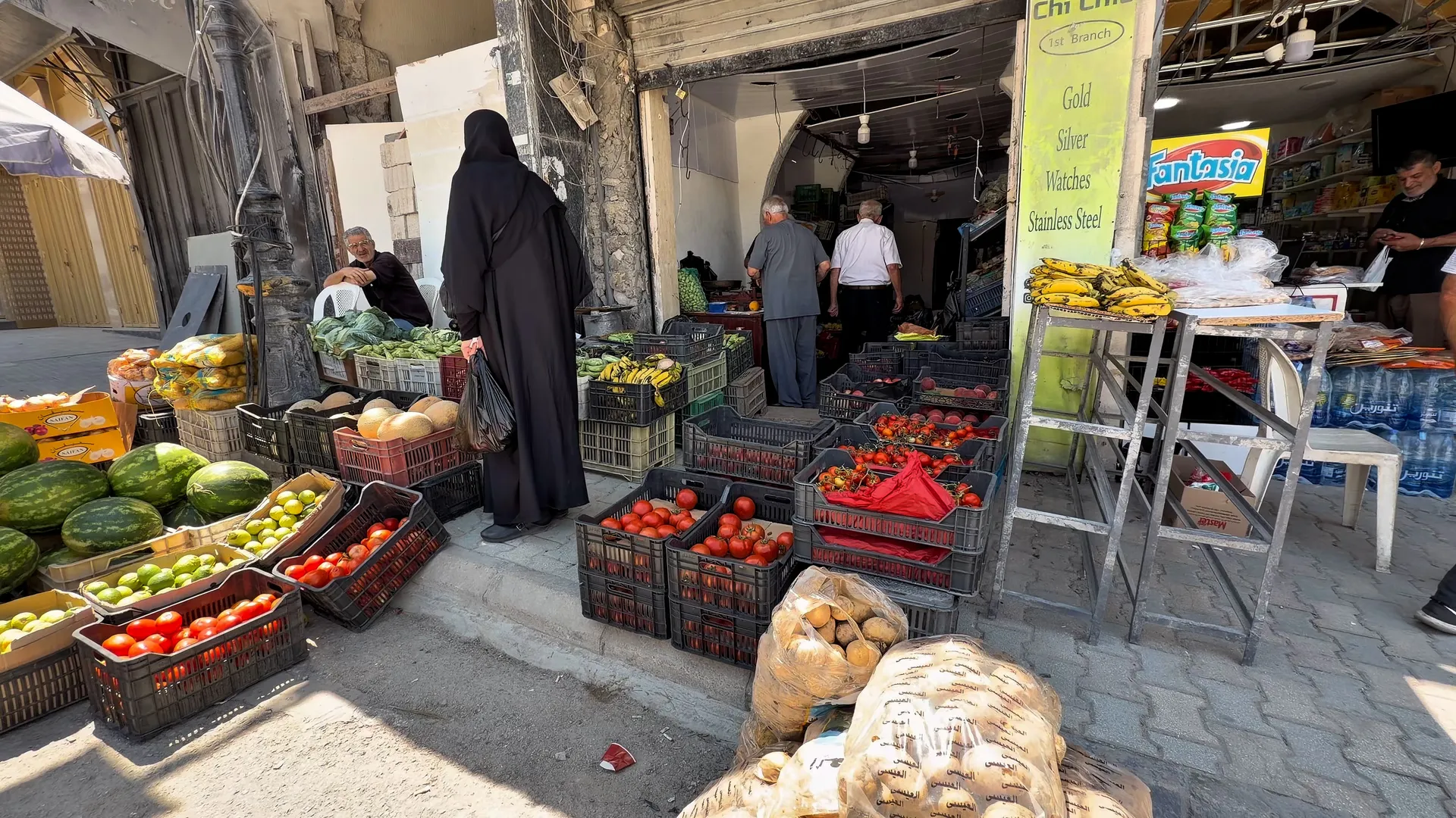 حياة تجارية معلقة في النبطية بين الأمل والخسارة