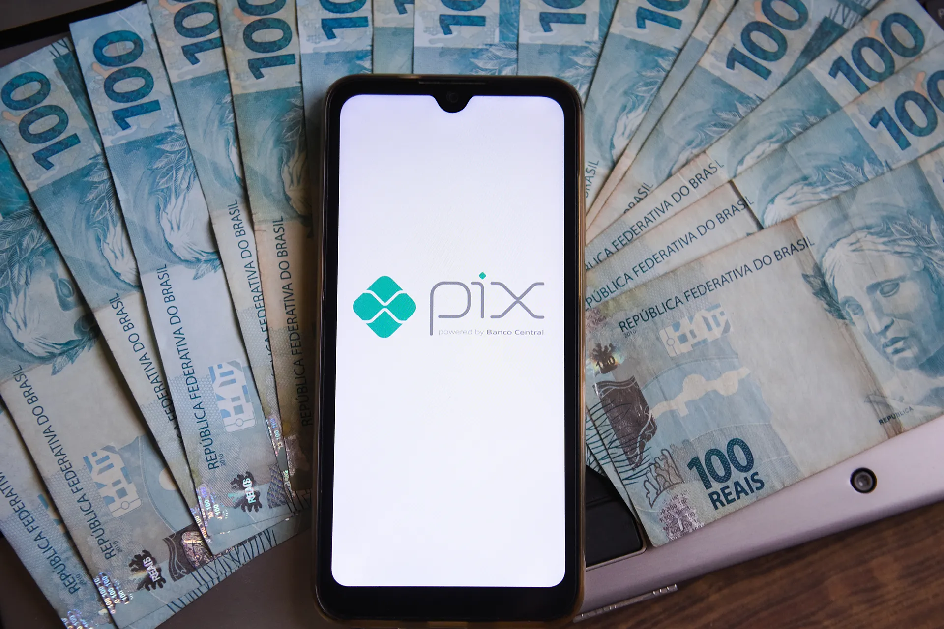 بيكس: النظام البرازيلي الذي يهدد عرش المدفوعات الأمريكية