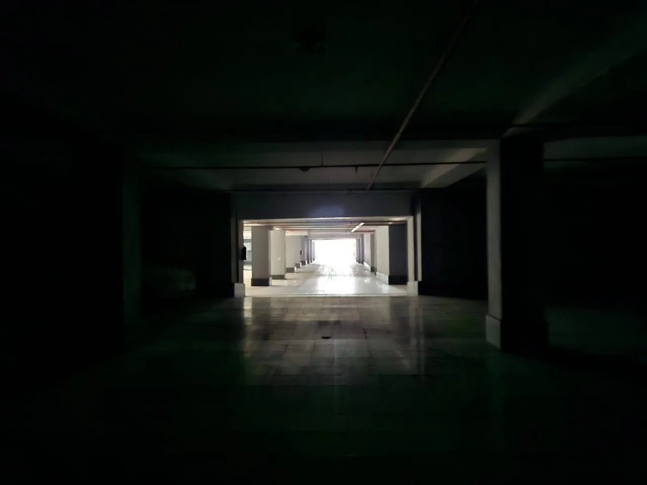 الأزمة الكهربائية في إيران: صيف بلا كهرباء وتحذيرات من تداعيات اقتصادية
