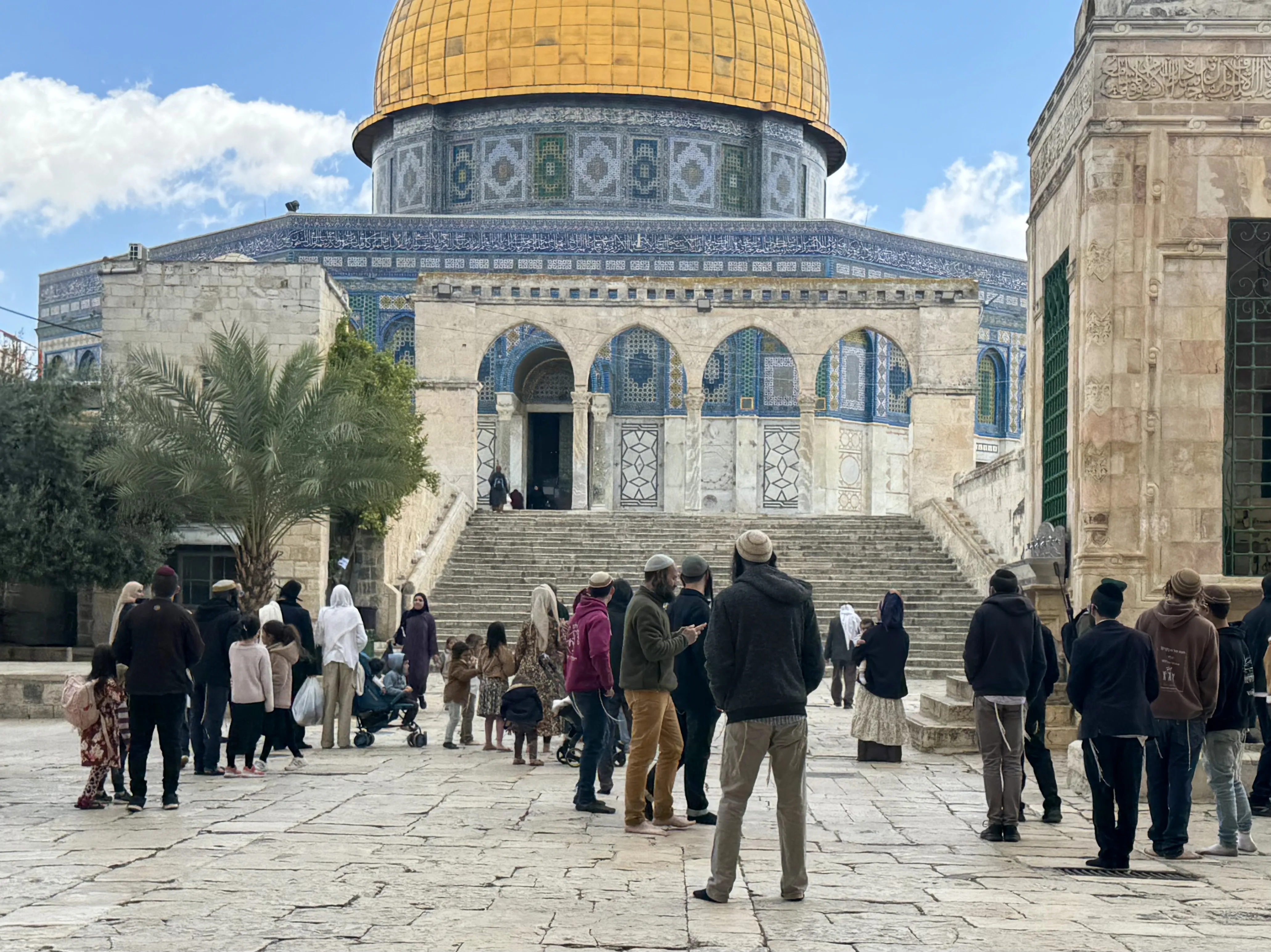 تصعيد إسرائيلي في القدس مع اقتحام الأقصى وإخطارات هدم جديدة