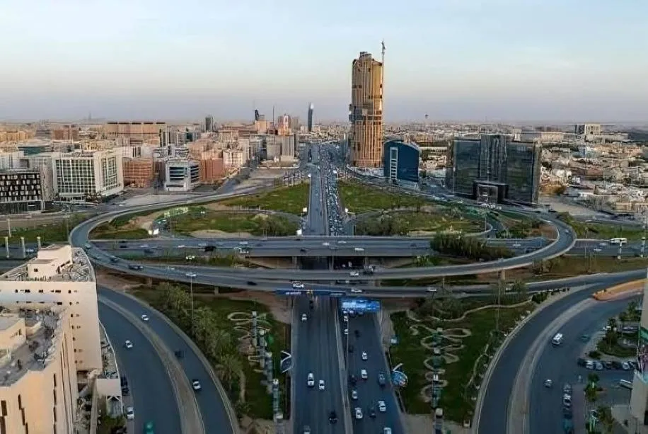الاقتصاد السعودي غير النفطي يثبت قوته في مواجهة التحديات العالمية