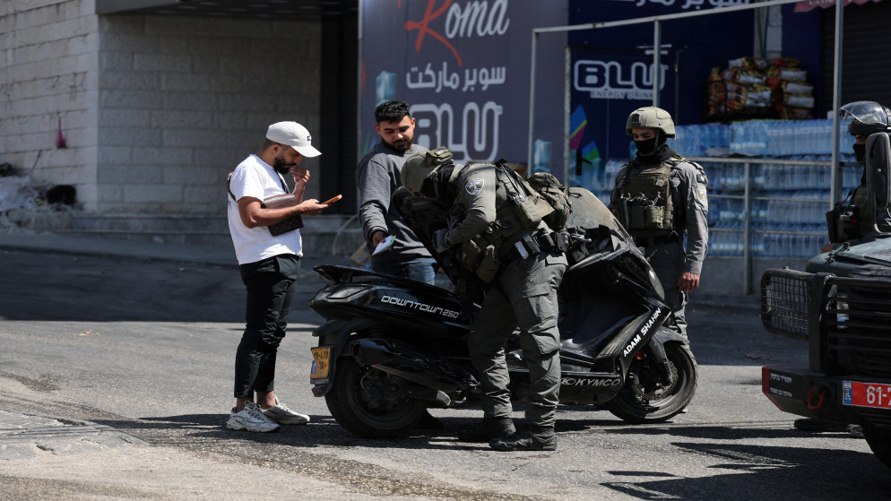 حملة تنكيل واسعة في مخيم قلنديا تطال العشرات وتحقيق ميداني قسري
