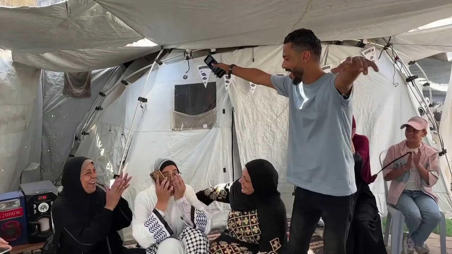 قصص صمود ووجع من غزة مع اعلان نتائج التوجيهي