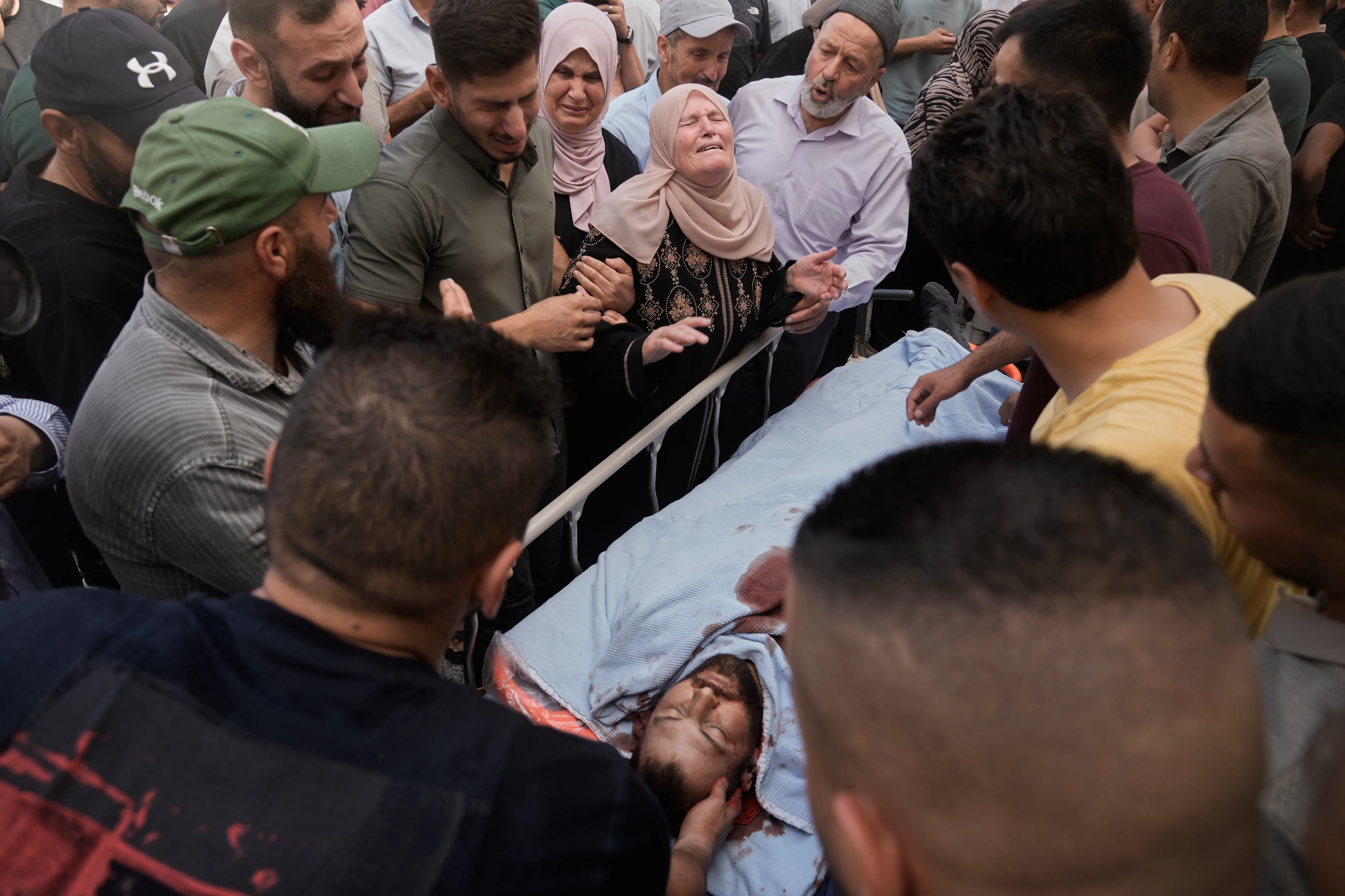تصعيد دام في نابلس.. تل تحت حصار الاحتلال ومطالبات دولية بوقف جرائم المستوطنين