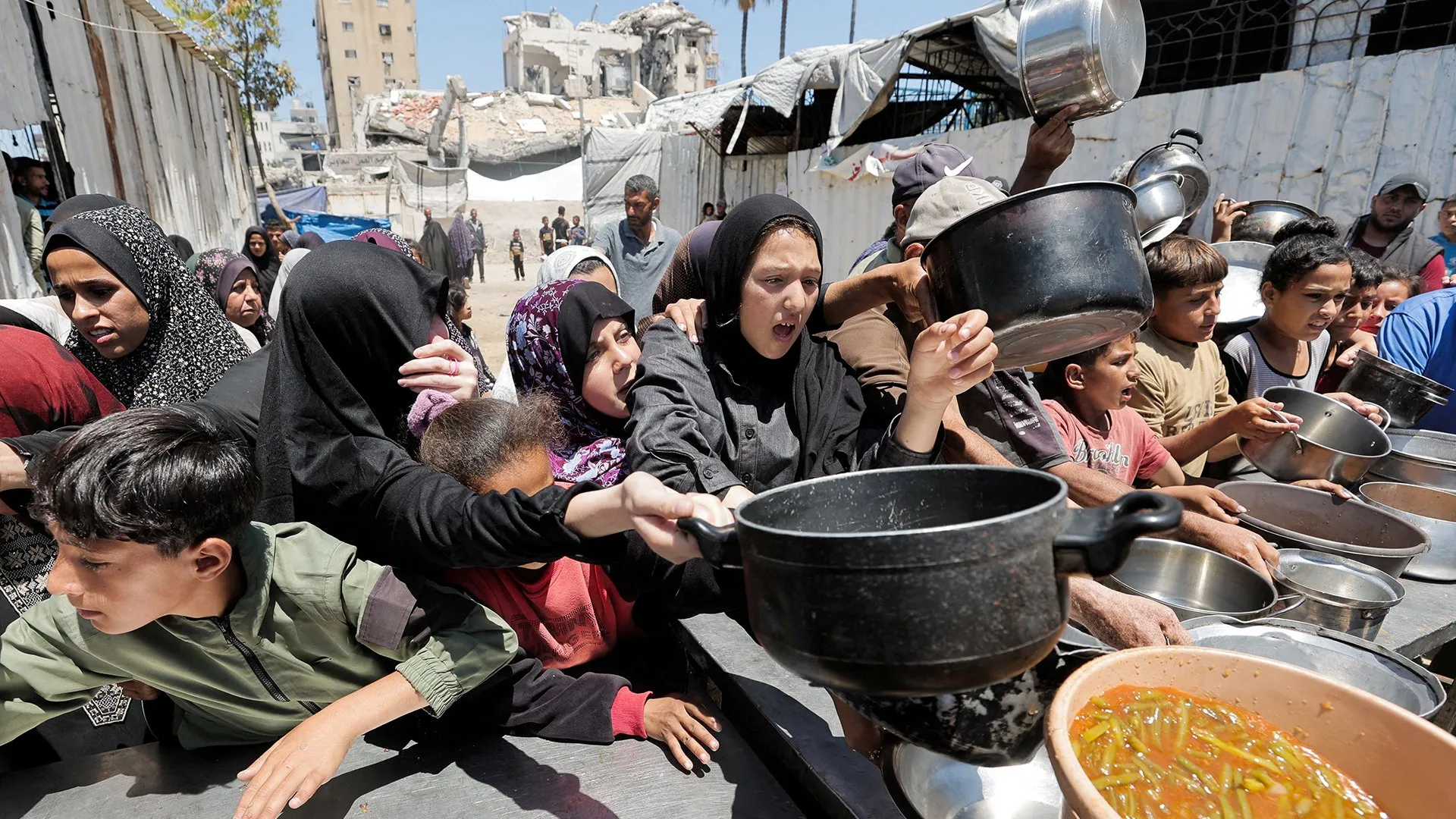جوع ينهش الامان في غزة.. قصص من داخل خيام النازحين