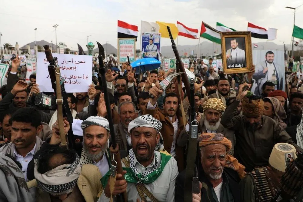 صنعاء تحت وطأة الترقب: شبح المواجهة الشاملة يلاحق السكان وسط قبضة امنية