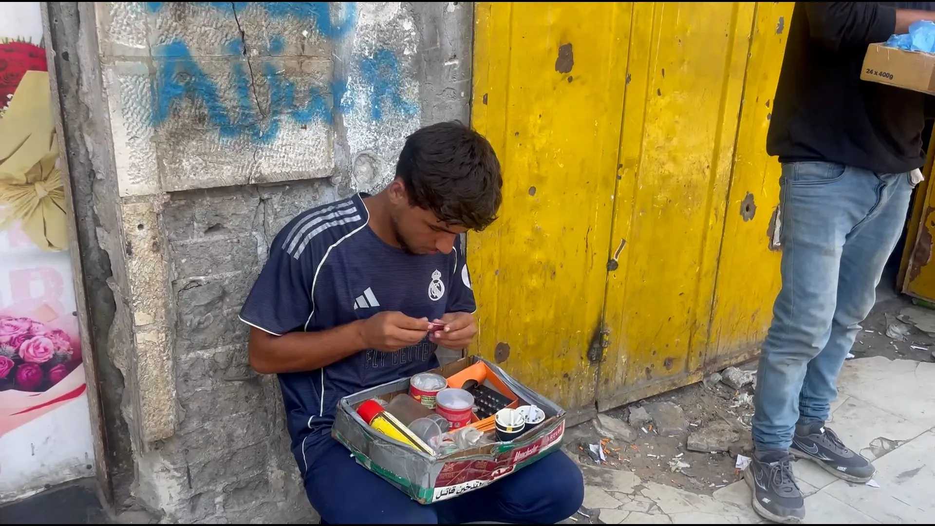 حرب غزة تحول الولاعات الى عملة نادرة ومهنة لاصلاح التالف تعيد لها الحياة
